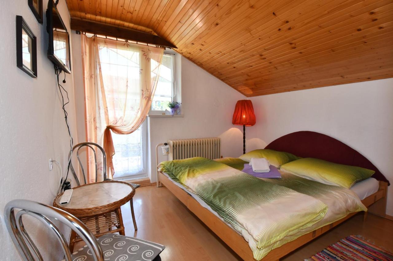 Privat Lujza Hotel Liptovská Osada Екстериор снимка
